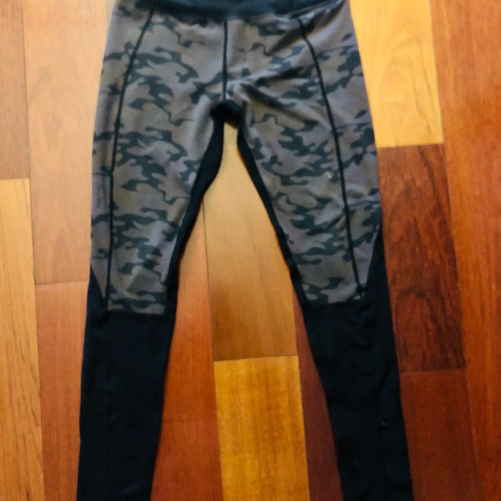 Born Primitive Camo leggings